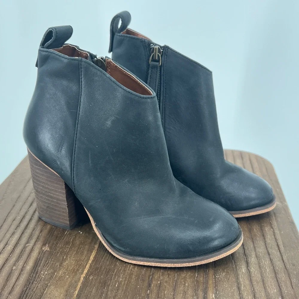 BP. Lance Black Leather Ankle Boots Block Heel Booties Size 4M NWOT